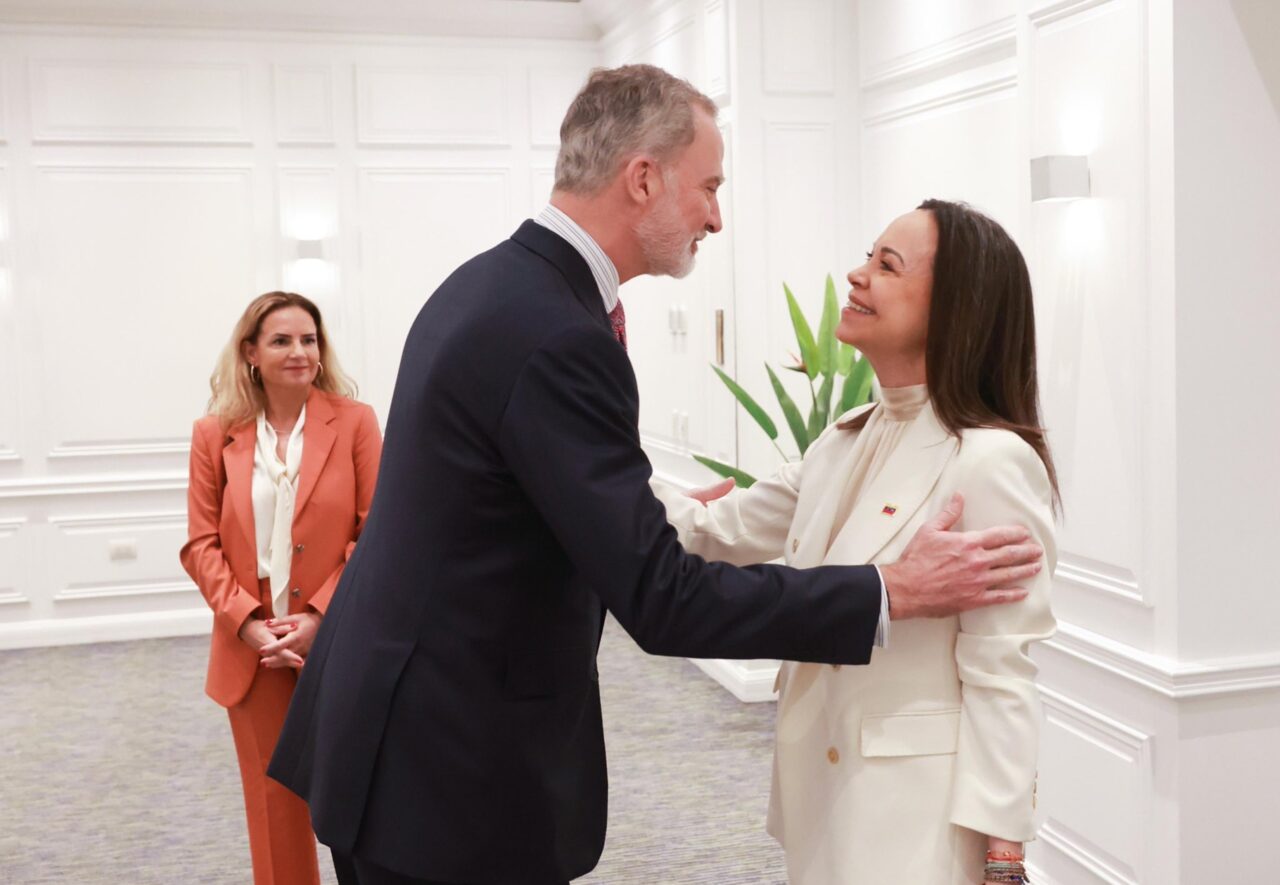 María Corina Machado se reunió con el rey Felipe VI durante la investidura de José Kast en Chile