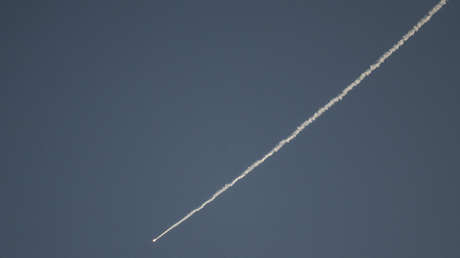 Irán confirma un ataque conjunto con Hezbolá contra objetivos israelíes y bases estadounidenses en la región