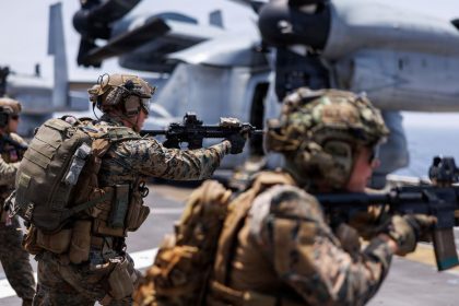 Trump asevera que EE.UU. mantendrá su despliegue militar frente a Irán hasta alcanzar un acuerdo