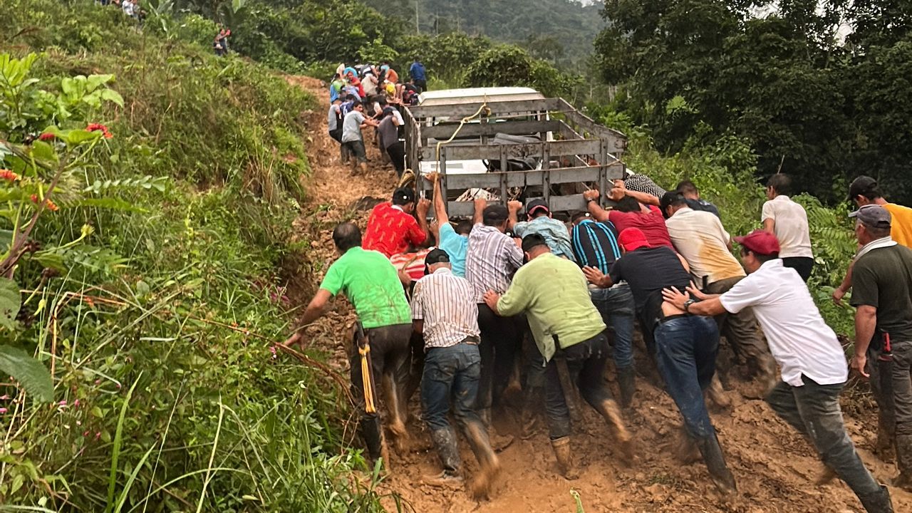 La solidaridad de los tachirenses se hizo presente para las labores de ayuda. Foto: Luzfrandy Contreras/ El Nacional