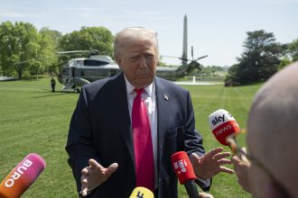 "¡¡¡Es triste de ver!!!": Trump carga contra España