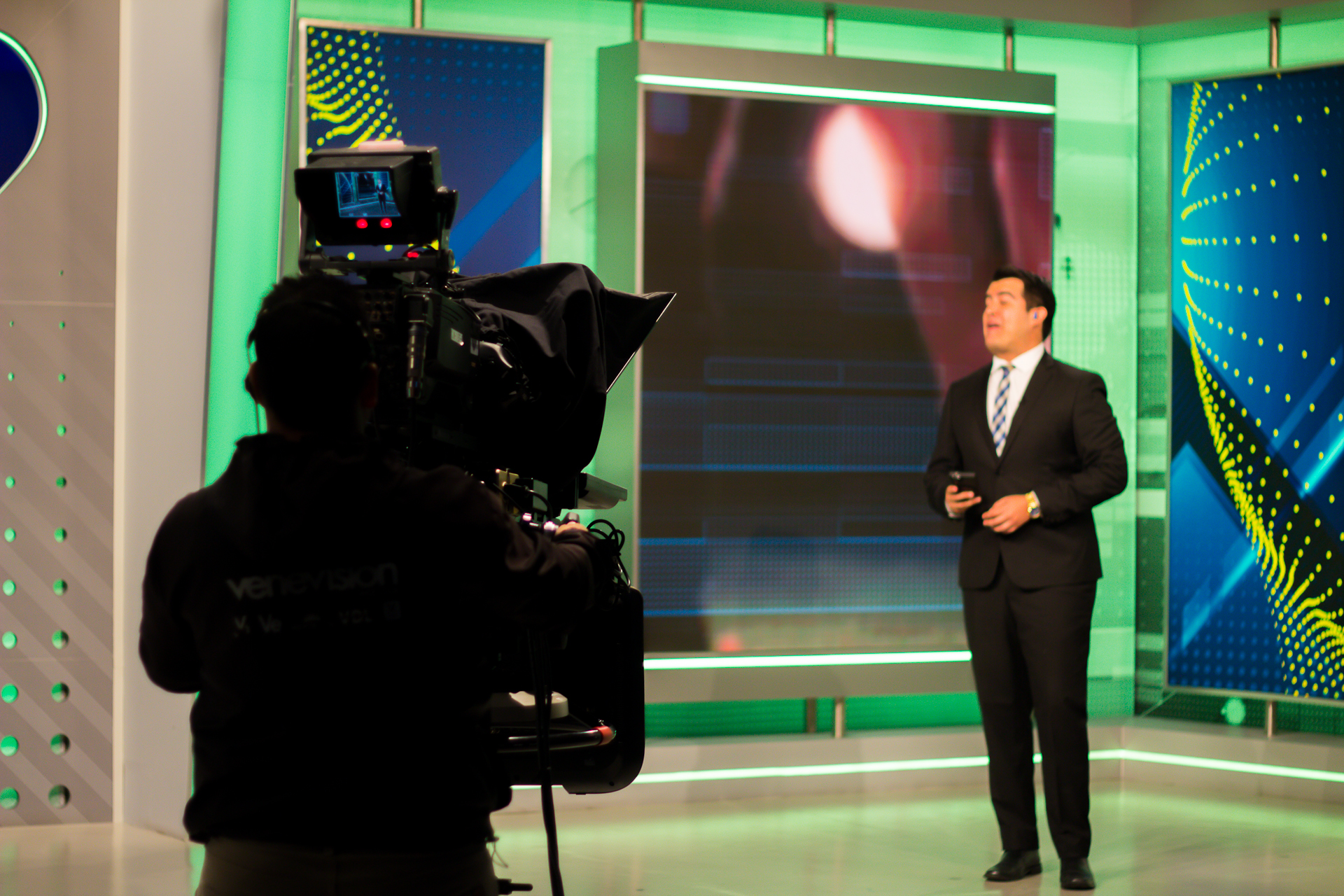 Gregorio José Rojas Flores en la sección deportiva de Noticias Venevisión. Foto: Ezequiel Carías/El Nacional