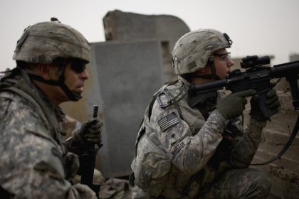 Araghchi: EE.UU. está utilizando a los Estados del Golfo como "escudos humanos"