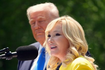 VIDEO: Asesora espiritual de Trump lo compara con Jesucristo