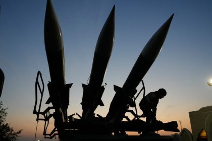 Irán: Nuestra estrategia es expulsar a EE.UU. de Oriente Medio