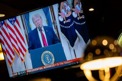 Trump afirma que EE.UU. no se convertirá en "un país del tercer mundo" mientras él sea presidente