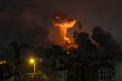 MINUTO A MINUTO: Fuego en el golfo Pérsico, misiles sobre Israel y Trump aplaza ultimátum por Ormuz