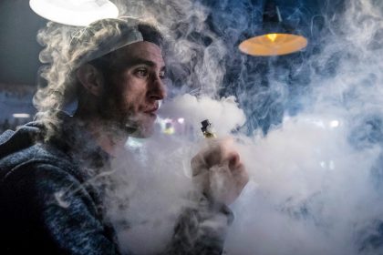 Revelan qué tipos de cáncer y otras enfermedades provocan los vapeadores