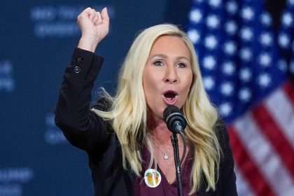 "Maldad y locura": exaliada MAGA de Trump arremete contra su ultimátum a Irán