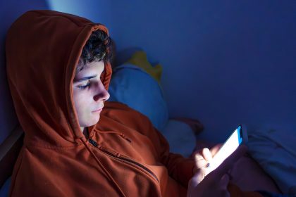 Mandatario europeo anuncia en TikTok que prohibirá acceso a redes sociales a menores de 15 años