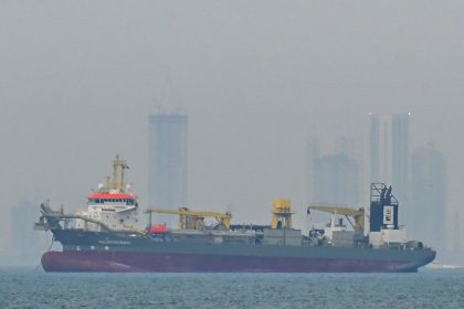 NYT expone qué pasa en el estrecho de Ormuz tras el alto el fuego