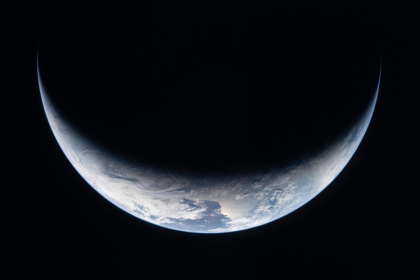 IMAGEN casi irreal de la Tierra captada por Artemis II de la NASA