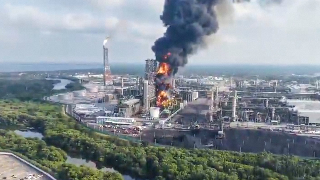 Sheinbaum revela la tesis sobre el incendio de una de las principales refinerías de México