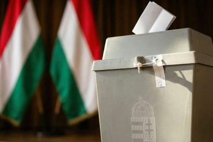 Hungría acude a votar en medio de su mayor encrucijada bajo la atenta mirada del mundo