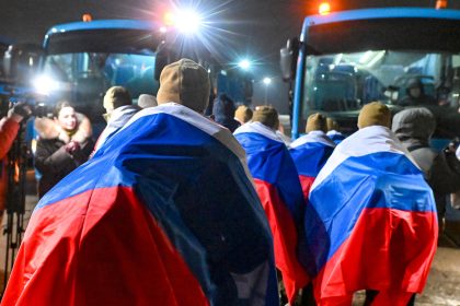 Rusia y Ucrania realizan un intercambio de prisioneros con motivo de la Pascua