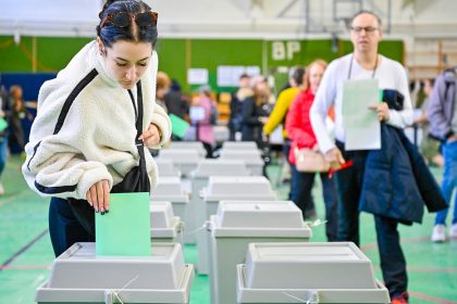 Cierran las urnas en Hungría en unos comicios clave de cruzadas geopolíticas