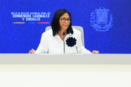 Delcy Rodríguez firma nuevos acuerdos petroleros con Chevron