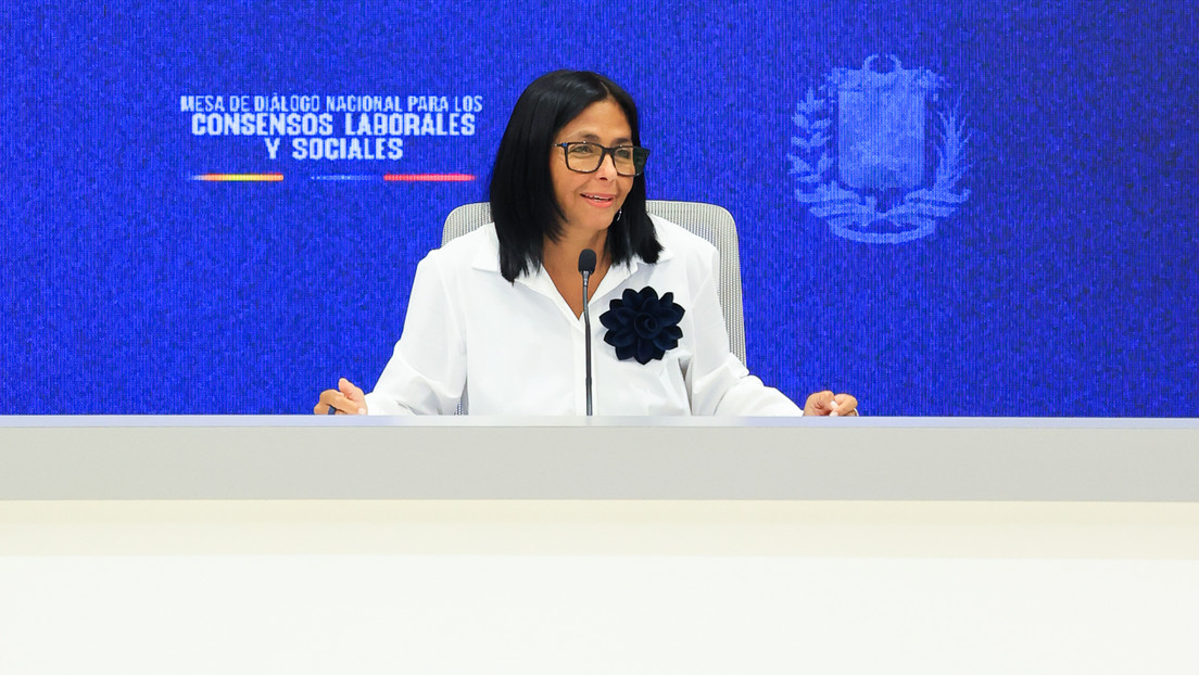 Delcy Rodríguez firma nuevos acuerdos petroleros con Chevron