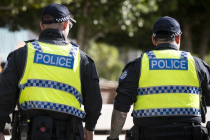 Buscaba sus delitos en redes sociales: niña australiana de 13 años enfrenta más de 100 cargos