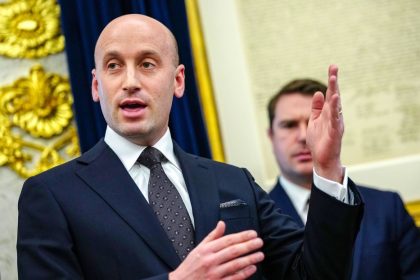 Asesor de Trump: EE.UU. ha ejecutado "la jugada de jaque mate" contra Irán