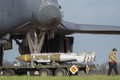 Pentágono: EE.UU. tardará años en reponer las municiones usadas en la guerra con Irán