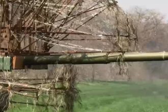 VIDEO: Tanquistas rusos arrasan un bastión ucraniano