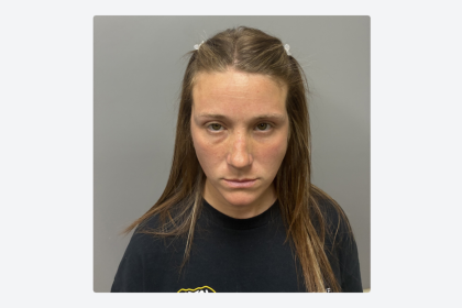 Exmaestra enfrenta 25 cargos por violación y abuso sexual de menores