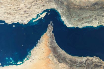 Irán lanza un ultimátum sobre el estrecho de Ormuz