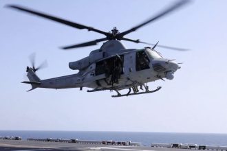 VIDEO: Ejército estadounidense muestra cómo realiza el bloqueo marítimo contra Irán