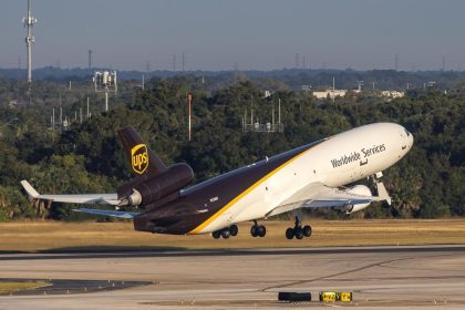 Avión de carga estuvo a punto de chocar en un aeropuerto con historial trágico