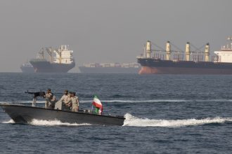 Irán restablece el control militar sobre Ormuz por las "violaciones" de EE.UU.