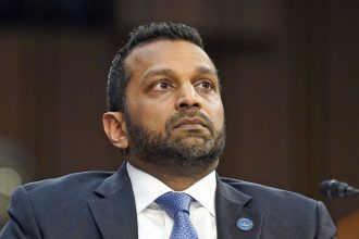 Abuso de alcohol y frecuentes ausencias: Reportan el preocupante comportamiento del jefe del FBI