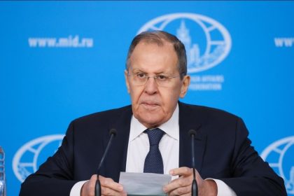 Lavrov: Europa está siendo empujada una vez más por el "camino de superioridad racial"