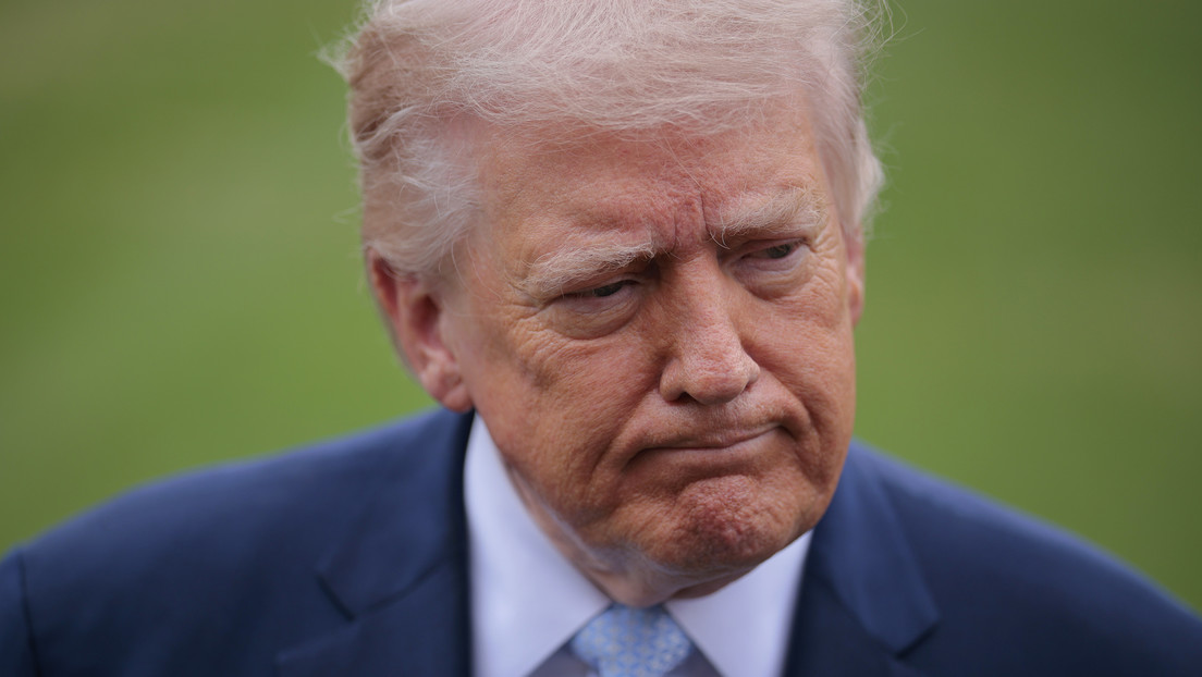 WSJ: Trump gritó a sus asesores "durante horas" tras el derribo de un caza de EE.UU. en Irán