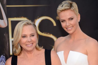 El desgarrador relato de Charlize Theron sobre cómo su madre asesinó a su padre