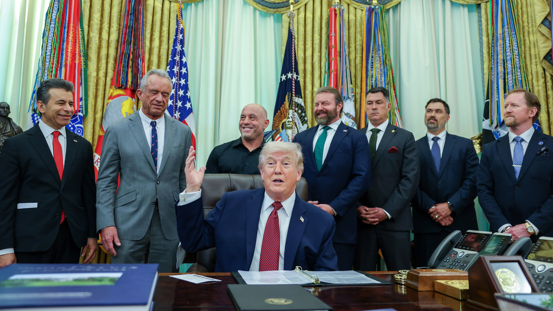 En medio de amenazas, Trump envía a sus representantes a una reunión con Irán