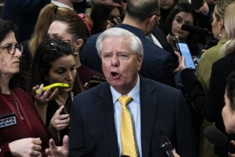 "Tendrá todas las cartas en la mano": El beligrante consejo de Lindsey Graham a Trump sobre Irán