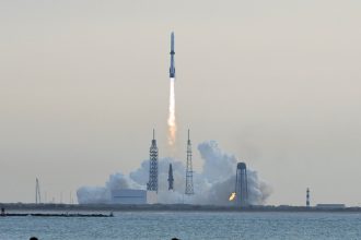 Aterrizaje perfecto, órbita fallida: el cohete de Blue Origin acierta a medias (VIDEO)