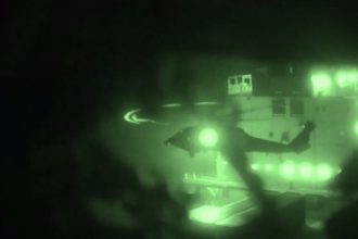 VIDEO: Momento en que marines de EE.UU. incautan buque iraní