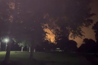 VIDEO: Enorme explosión en una plataforma petrolera en Texas