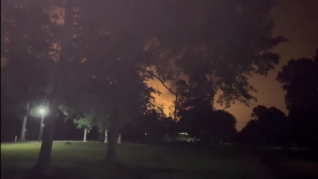 VIDEO: Enorme explosión en una plataforma petrolera en Texas