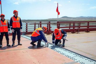 VIDEO: Сompletan la unión de un puente que conectará Rusia y la RPDC