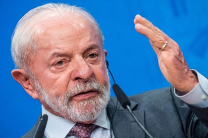 Lula se pronuncia sobre la expulsión de un agregado brasileño en EE.UU.