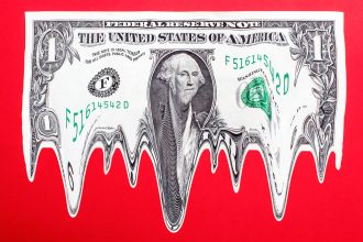 El deterioro financiero acelera el declive cognitivo, ¿por qué?