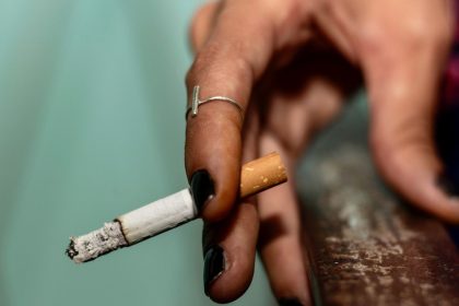 Generación libre de humo: este país prohibirá vender tabaco a los nacidos después de 2008
