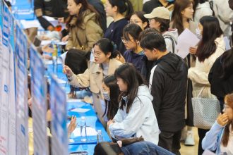 Se dispara el desempleo en la generación Z en China: ¿a qué se debe?