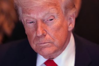 Axios: Trump da a Irán un "breve plazo" antes de que termine la tregua