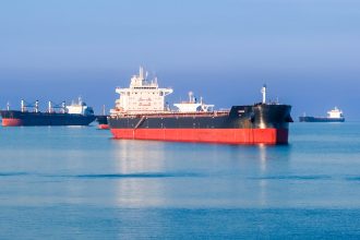 FT: Decenas de petroleros iraníes burlan el bloqueo naval de EE.UU.