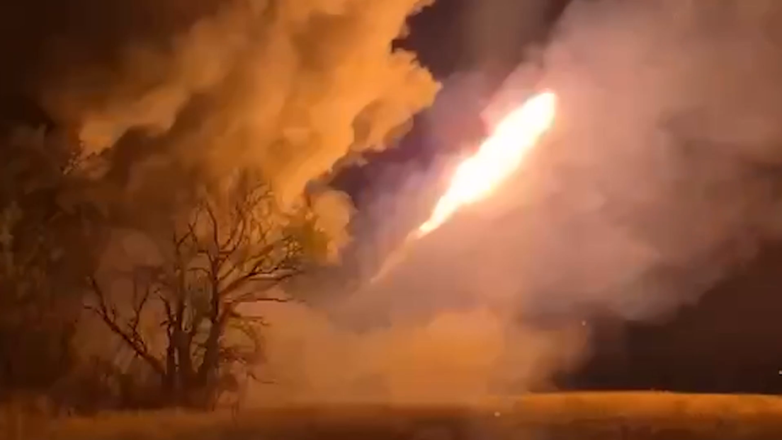 VIDEO: Fuego de artilleros rusos destroza personal, reservas y refugios ucranianos