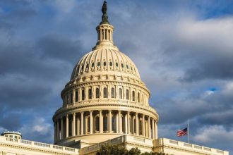 Funcionarios de EE.UU. se ven obligados a "luchar" por estos suministros ante cierre parcial del Gobierno